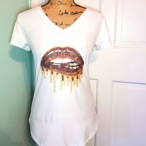 Women's v-neck short sleeve shirt